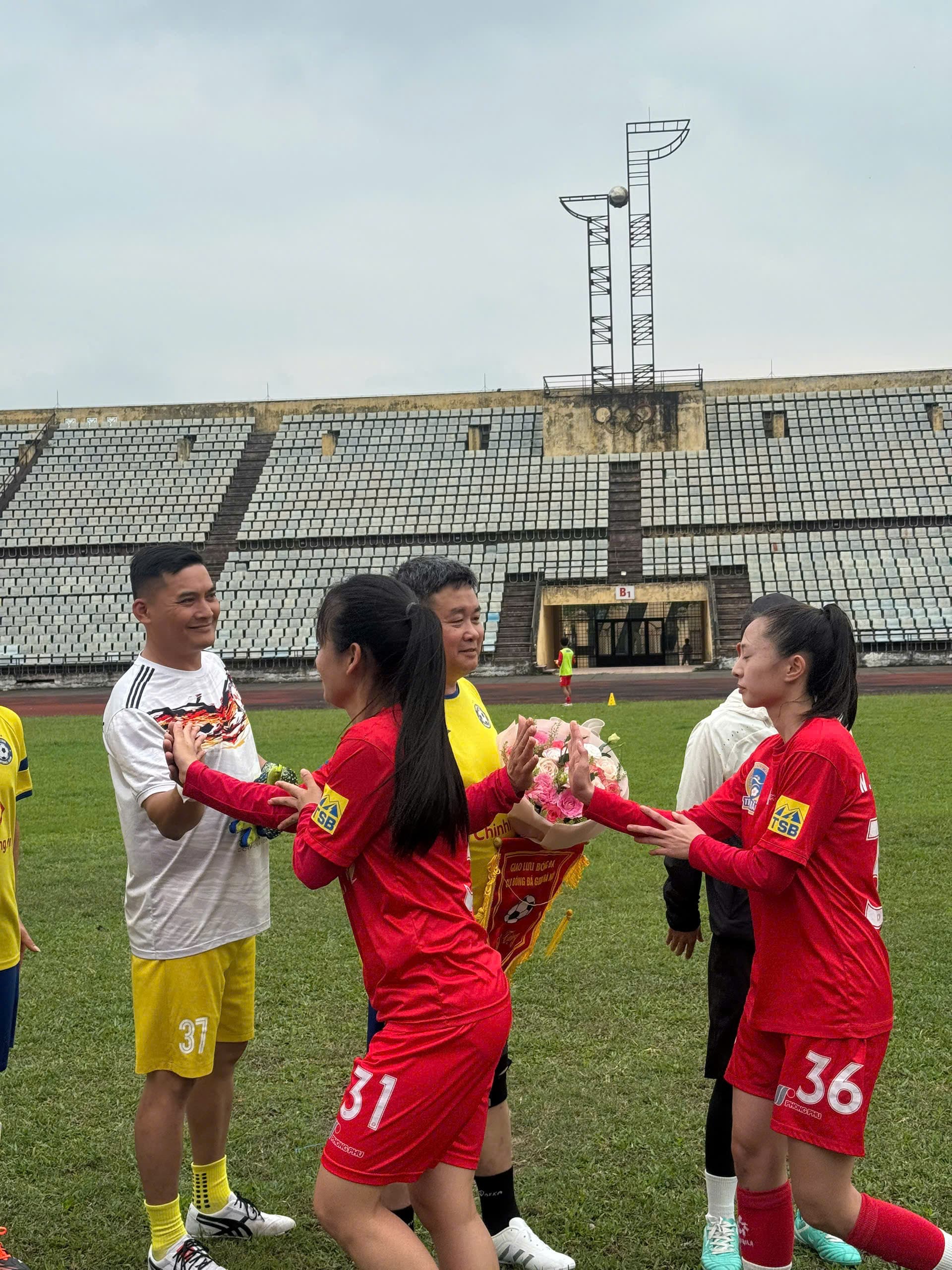 Khoảnh khắc vinh danh